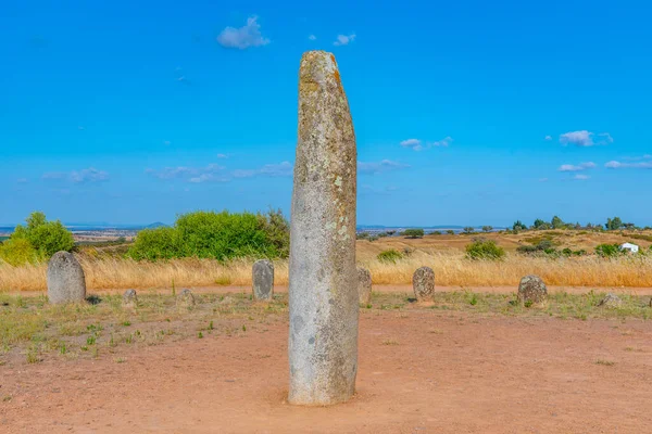 Portekiz 'deki Cromeleque de Xerez' de taş menteşeleri..