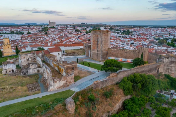 Portekiz 'in Moura kasabasındaki kalenin havadan görünüşü.