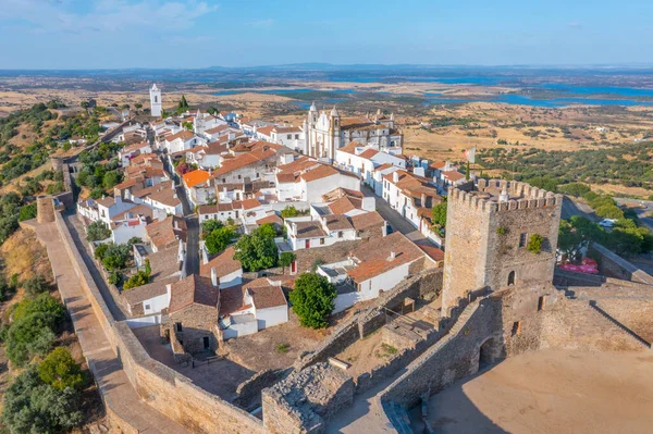 Portekiz 'in Monsaraz kasabasının hava manzarası.