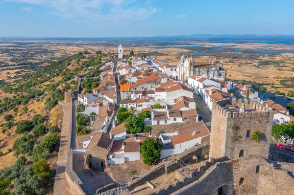 Portekiz 'in Monsaraz kasabasının hava manzarası.