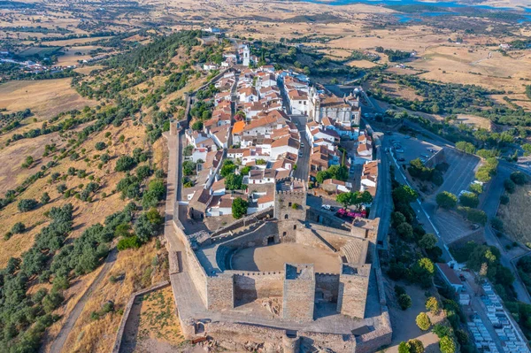 Portekiz 'in Monsaraz kasabasının hava manzarası.