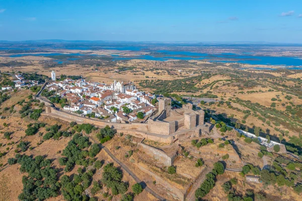 Portekiz 'in Monsaraz kasabasının hava manzarası.