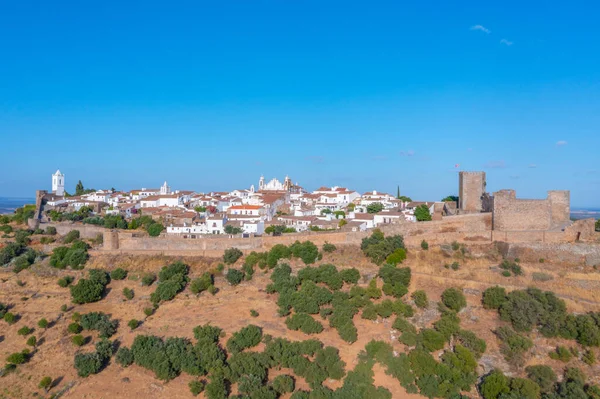 Portekiz 'in Monsaraz kasabasının hava manzarası.