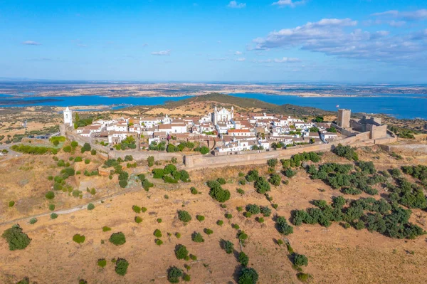 Portekiz 'in Monsaraz kasabasının hava manzarası.