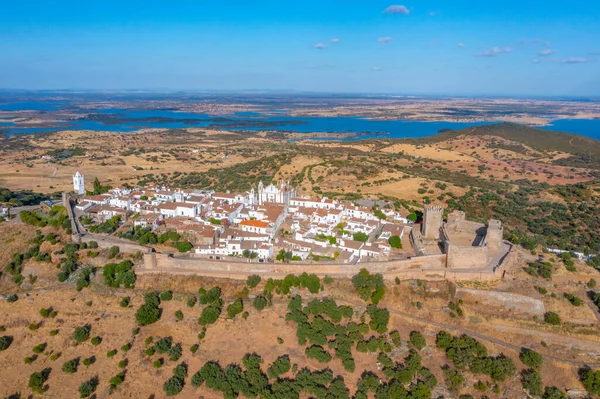 Portekiz 'in Monsaraz kasabasının hava manzarası.