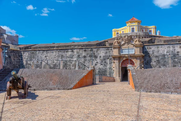 Portekiz kasabası Elvas 'taki zarif leydimizin kalesi..