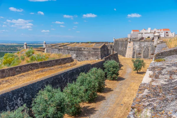 Portekiz kasabası Elvas 'taki zarif leydimizin kalesi..