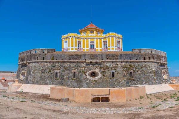 Portekiz kasabası Elvas 'taki zarif leydimizin kalesi..