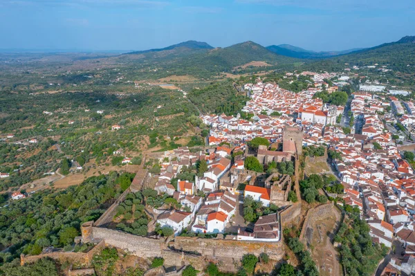 Portekiz 'in Castelo de Vide kasabasının hava manzarası.