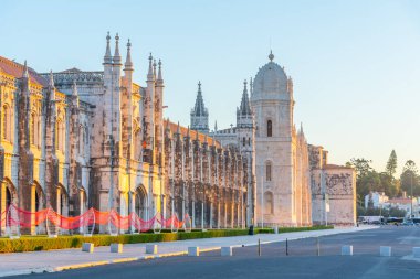 Belem, Lizbon, Portekiz 'de Mosteiro dos Jeronimos' da gün doğumu.