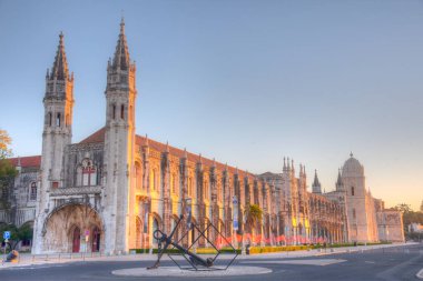 Belem, Lizbon, Portekiz 'de Mosteiro dos Jeronimos' da gün doğumu.