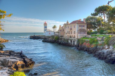 Portekiz 'in Cascais kentindeki Santa Marta deniz feneri müzesi.