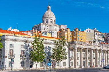 Lizbon 'daki ulusal panteon Portekiz' deki askeri müzenin arkasında.