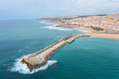 Ericeira, Portekiz 'de beton iskele..