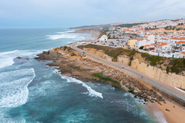 Portekiz 'deki Ericeira' da Praia do Norte.