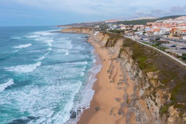 Portekiz 'deki Ericeira' da Praia do Norte.