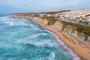 Portekiz 'deki Ericeira' da Praia do Norte.