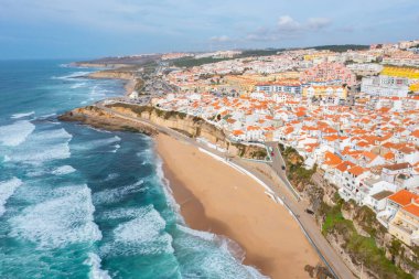 Portekiz 'deki Ericeira' da Praia do Norte.