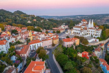Portekiz, Sintra 'daki ulusal sarayın gündoğumu manzarası.