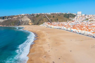Portekiz 'in Nazare kasabasının Panorama manzarası.