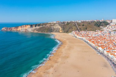 Portekiz 'in Nazare kasabasının Panorama manzarası.