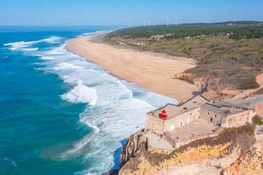 Portekiz 'in Nazare kasabasındaki Forte de Sao Miguel Arcanjo.