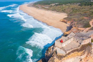 Portekiz 'in Nazare kasabasındaki Forte de Sao Miguel Arcanjo.