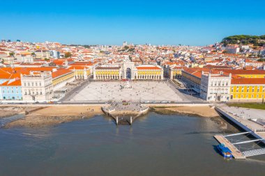 Lizbon, Portekiz 'de Praca do comercio' nun hava görüntüsü..