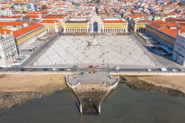 Lizbon, Portekiz 'de Praca do comercio' nun hava görüntüsü..