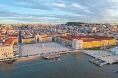 Lizbon, Portekiz 'de Praca do comercio' nun hava görüntüsü..