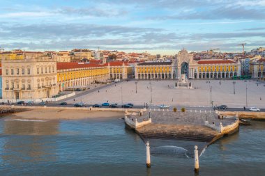 Lizbon, Portekiz 'de Praca do comercio' nun hava görüntüsü..