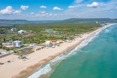 Bulgar köyü Kranevo 'nun hava manzaralı sahili