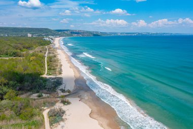 Bulgar köyü Kranevo 'nun hava manzaralı sahili