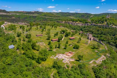 Bulgaristan 'ın Veliko Tarnovo kentindeki Trapezitsa kalesi