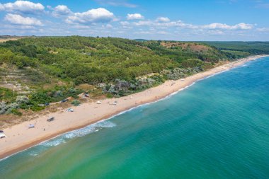 Bulgaristan 'daki Karadere plajının hava manzarası