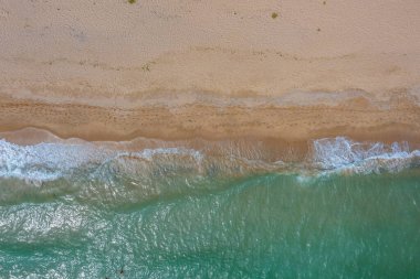 Bulgaristan 'daki Karadere plajının hava manzarası