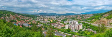 Bulgar kenti Perni 'nin hava manzarası
