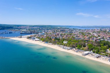 İspanya 'nın merkezi sahil manzaralı Varna kasabası.