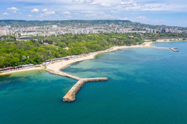 Bulgaristan 'ın Varna kentinde bir plajda beton iskele