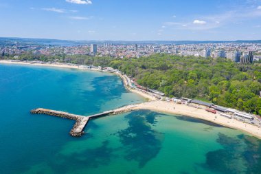 Bulgaristan 'ın Varna kentinde bir plajda beton iskele