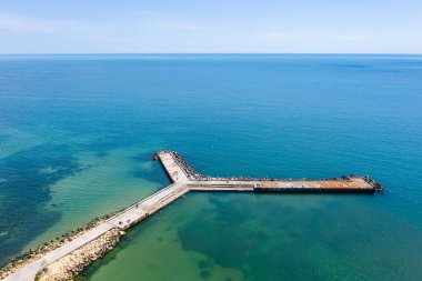 Bulgaristan 'ın Varna kentinde bir plajda beton iskele