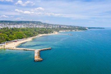 İspanya 'nın merkezi sahil manzaralı Varna kasabası.