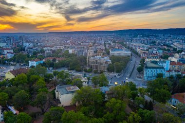 Bulgaristan 'ın Varna kentindeki Theotokos Katedrali Dormition of the Theotokos Katedrali' nin günbatımı görünümü