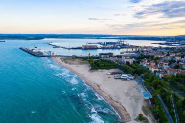 Bulgaristan 'daki Burgaz limanının hava görüntüsü