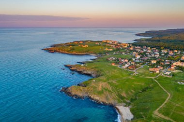 Bulgaristan 'daki Sinemorets köyünün günbatımı görüntüsü