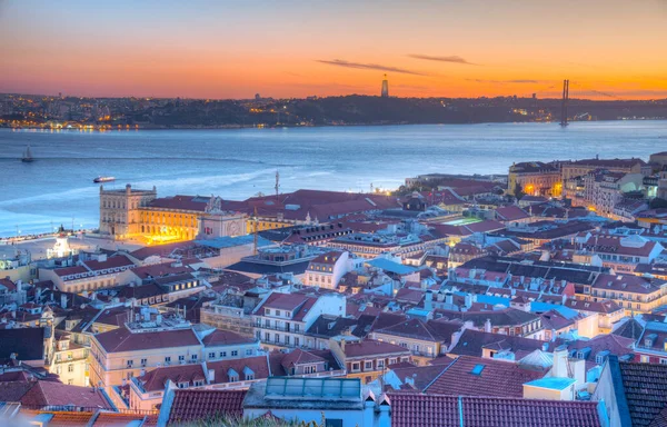 Lizbon, Portekiz 'deki pratik alanının günbatımı hava görüntüsü..