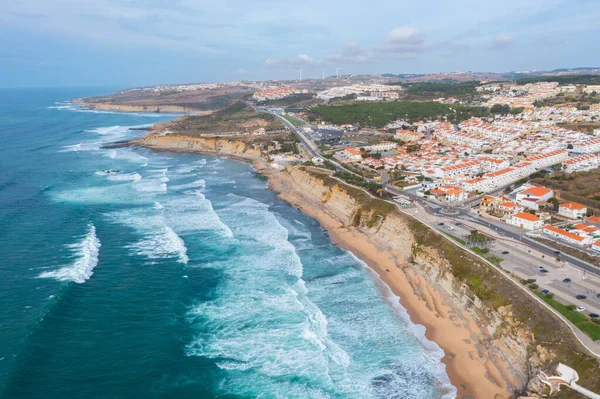 Portekiz 'deki Ericeira' da Praia do Norte.