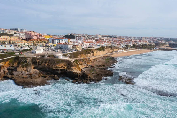Portekiz 'deki Ericeira' da Praia do Norte.