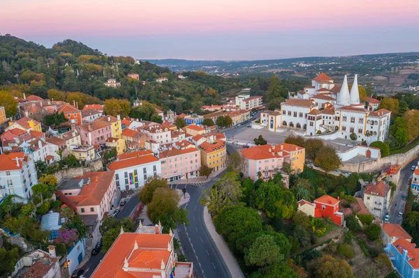 Portekiz, Sintra 'daki ulusal sarayın gündoğumu manzarası.