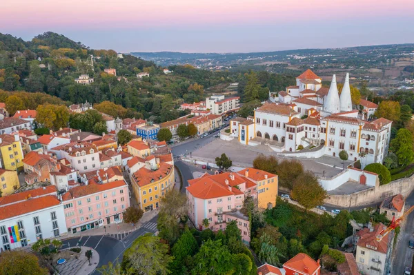 Portekiz, Sintra 'daki ulusal sarayın gündoğumu manzarası.